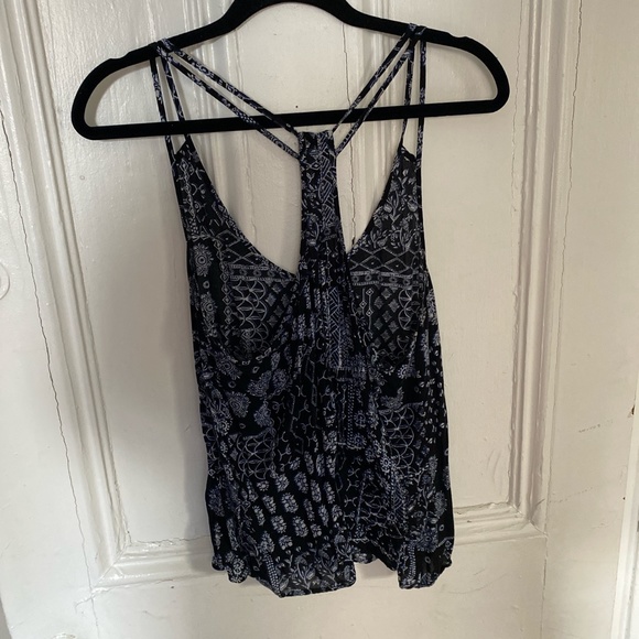 ARITZIA BLACK AND WHITE RACERBACK TANK TOP - Picture 3 of 4